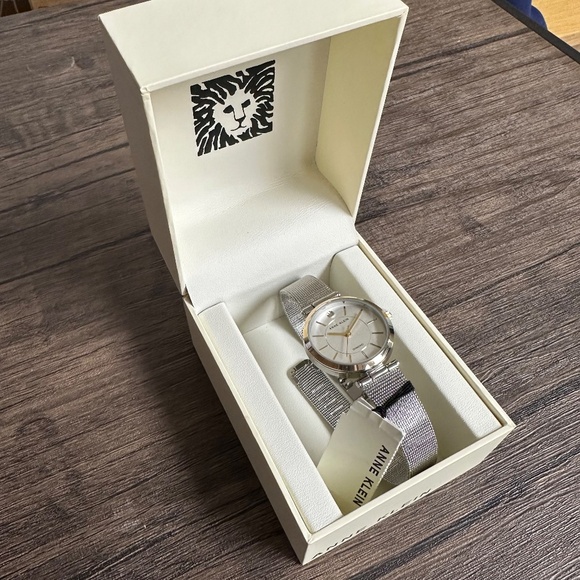*ANNE KLEIN* Silver x Gold White Dial Women's Mesh Bracelet Watch NWT w/ Box - Picture 2 of 15
